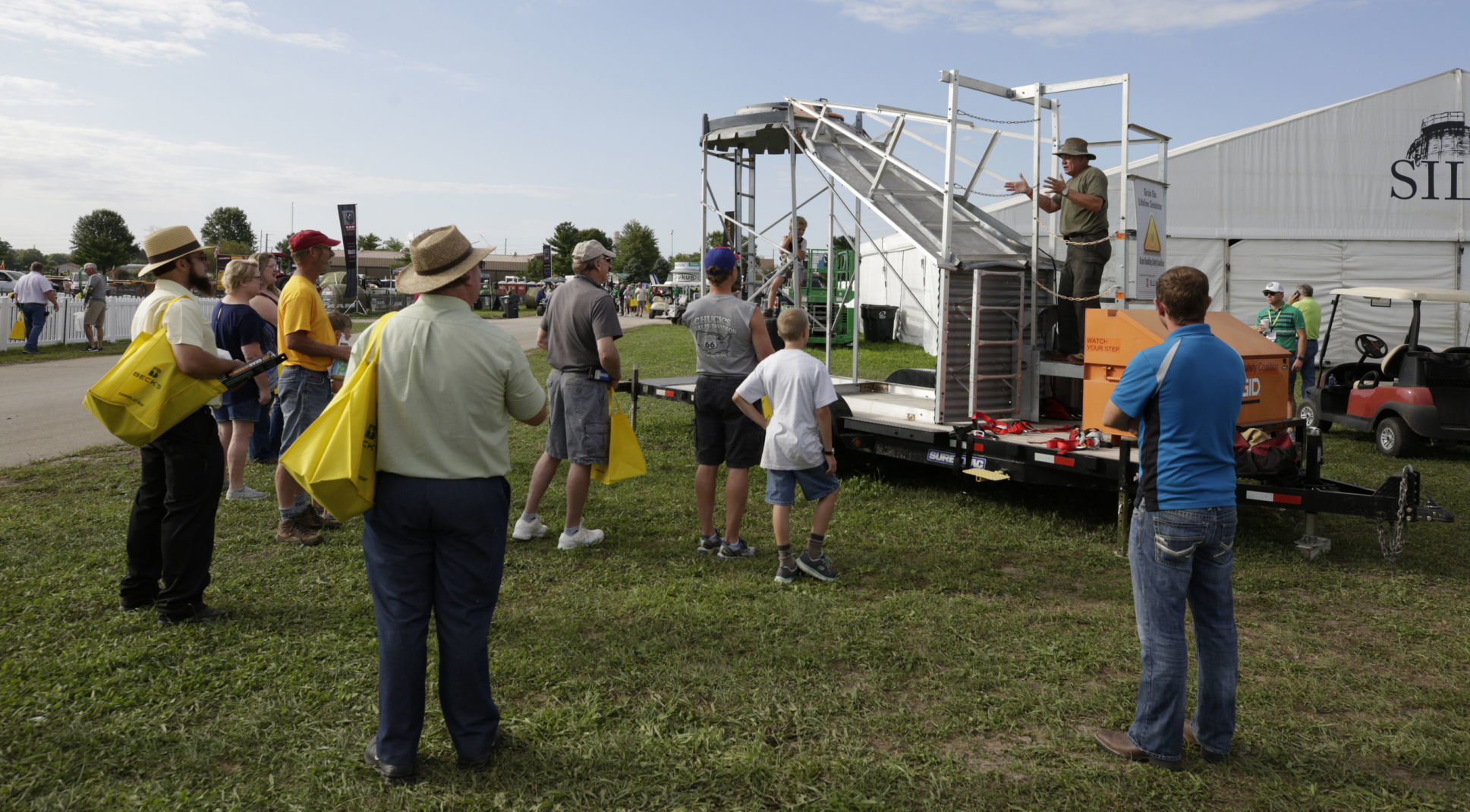 GALLERY-farmprogress_day3-26-83019.JPG